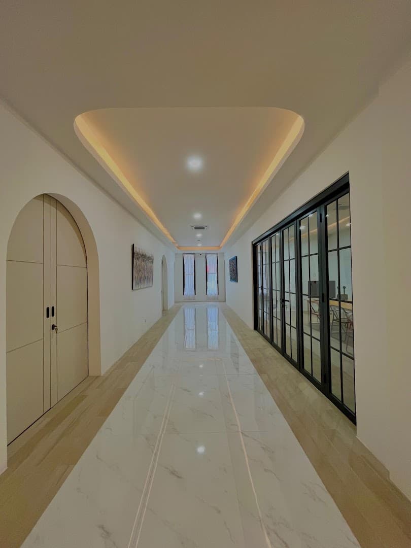 Analyzed image 6 for interior