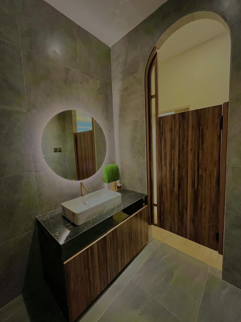 Analyzed image 5 for interior